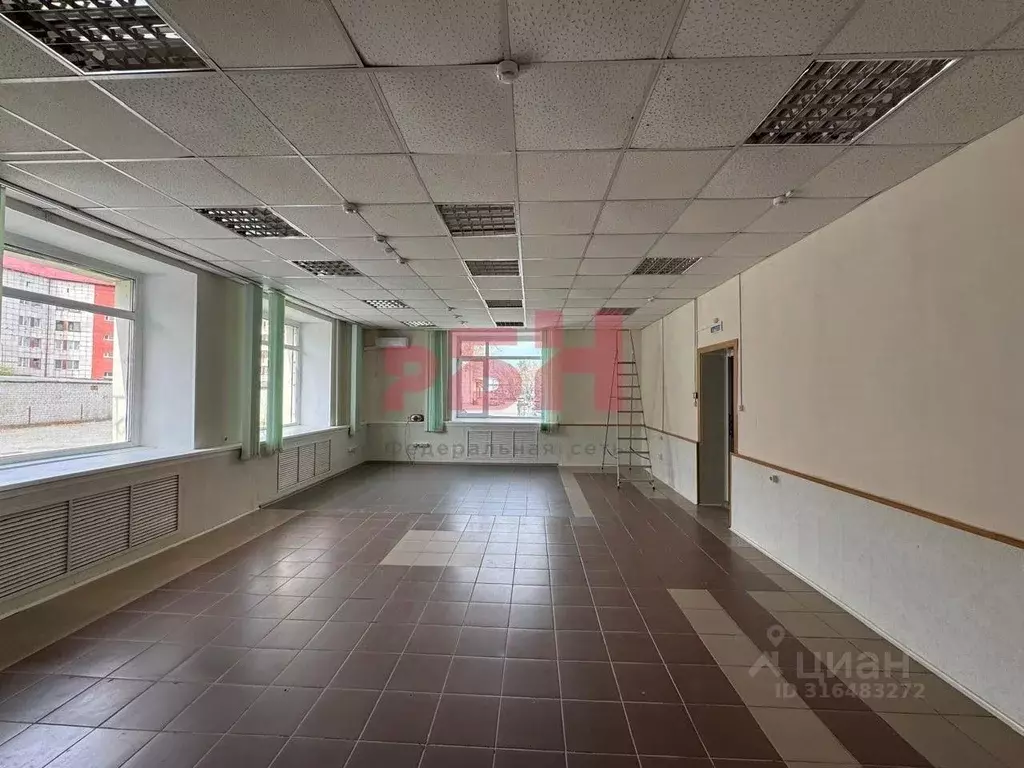 Помещение свободного назначения в Тюменская область, Тюмень ул. ... - Фото 1