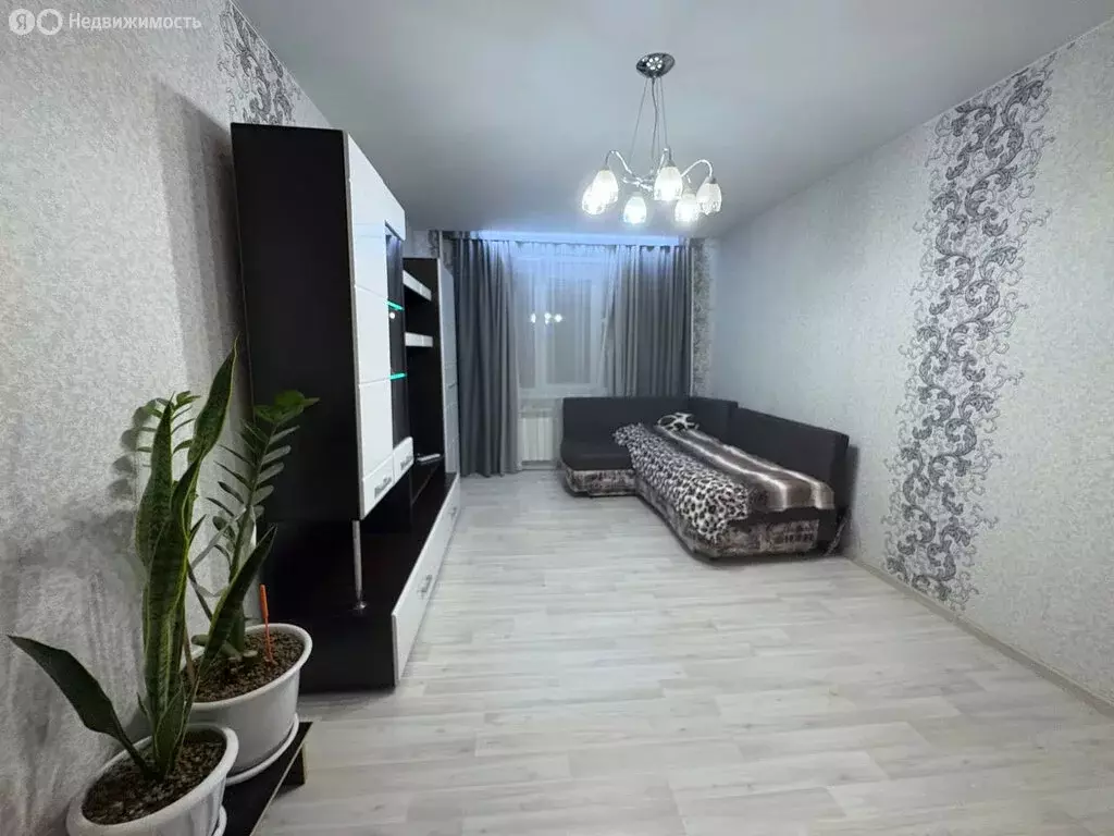 2-комнатная квартира: Киров, микрорайон Радужный, улица Мира, 3А (52.2 ... - Фото 1