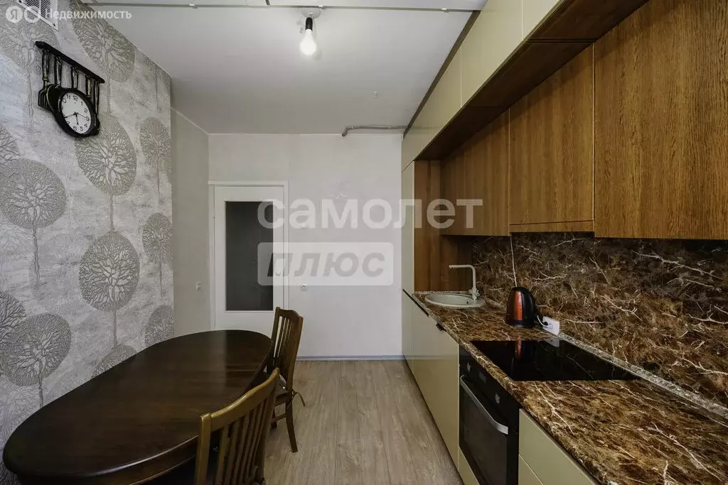 3-комнатная квартира: Омск, улица Крупской, 21 (72.5 м) - Фото 2