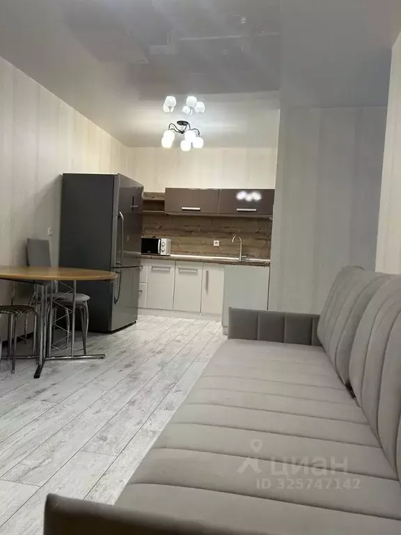 1-к кв. Тюменская область, Тюмень ул. 50 лет Октября, 57В (41.1 м) - Фото 1