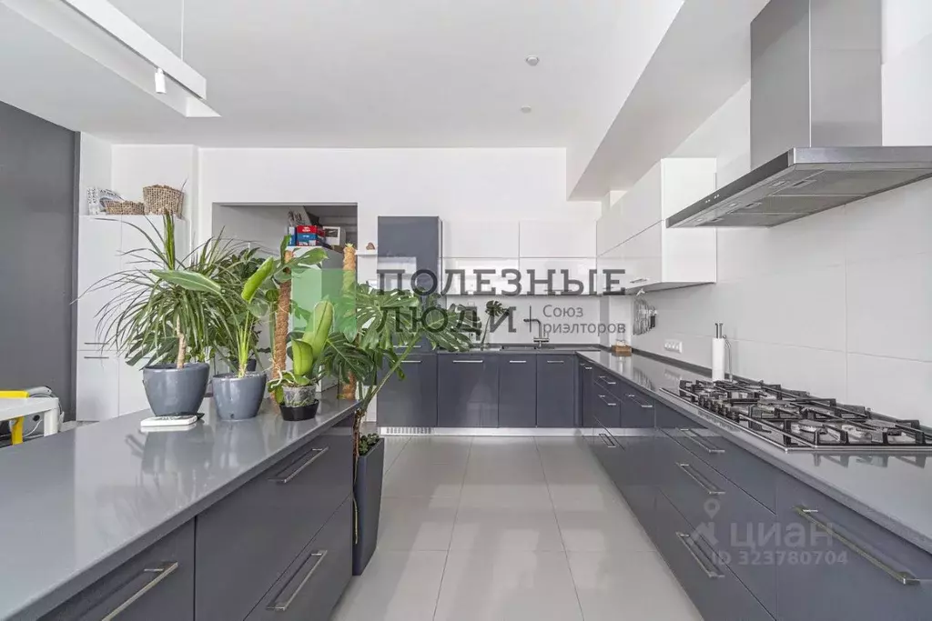 4-к кв. Севастополь ул. Маячная, 13 (182.1 м) - Фото 1