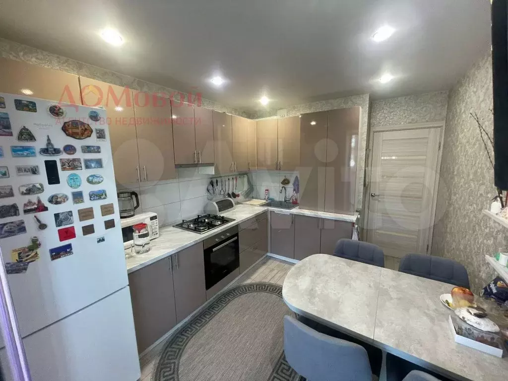 2-к. квартира, 60 м, 8/10 эт. - Фото 1