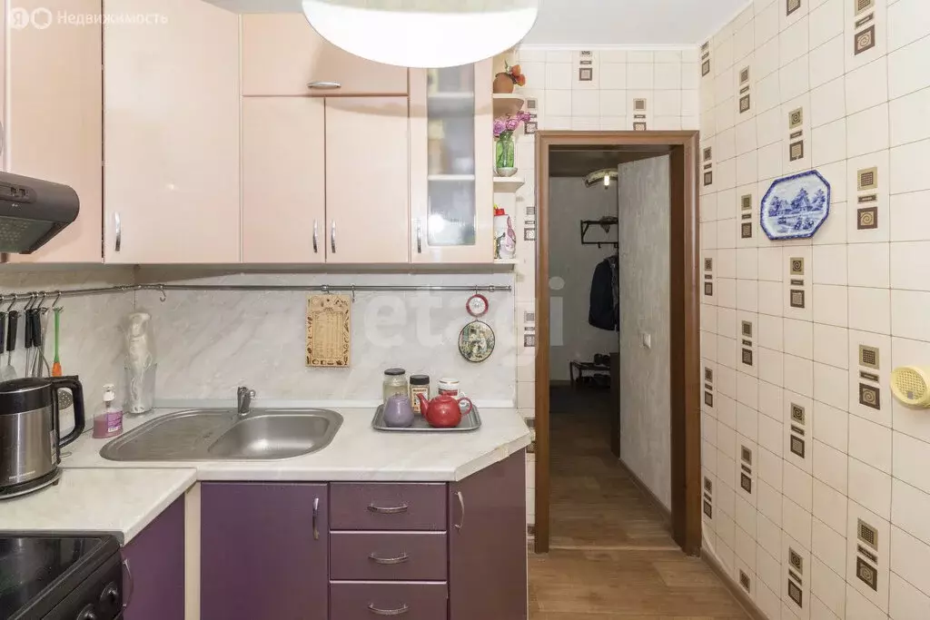 4-комнатная квартира: Тюмень, улица 50 лет ВЛКСМ, 67 (60.6 м) - Фото 2