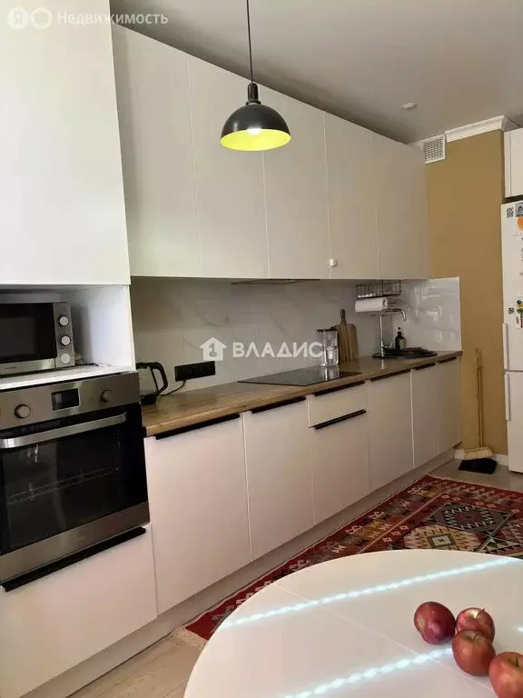 2-комнатная квартира: Тобольск, 15-й микрорайон, 11А (64.2 м) - Фото 1