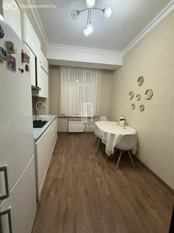 2-комнатная квартира: Махачкала, улица Захарочкина, 54 (76 м) - Фото 1
