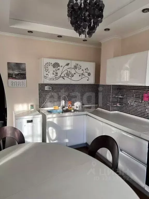 3-к кв. Бурятия, Улан-Удэ ул. Борсоева, 69 (69.0 м) - Фото 1