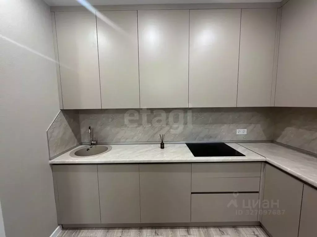 2-к кв. Тюменская область, Тюмень ул. Фармана Салманова, 3 (55.0 м) - Фото 2