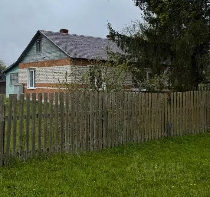 Дом в Смоленская область, Угранский муниципальный округ, д. Русаново  ... - Фото 0
