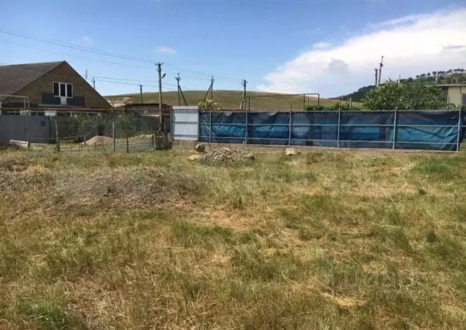 Участок в Крым, Симферопольский район, Чистенское с/пос, с. ... - Фото 2