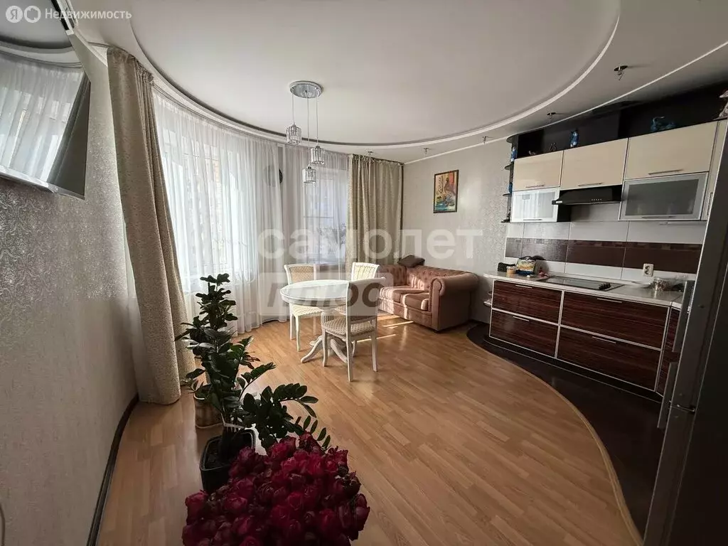 2-комнатная квартира: Астрахань, улица Кирова, 84 (67 м) - Фото 2