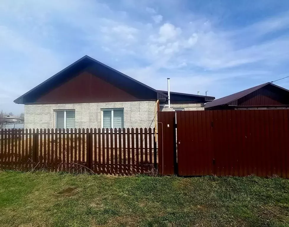 Дом в Омская область, Любинский район, пос. Политотдел ул. Гагарина, ... - Фото 1