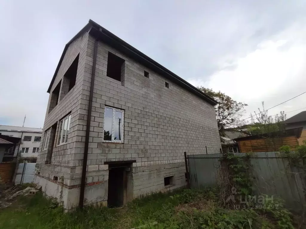 Дом в Северная Осетия, Владикавказ ул. Васо Абаева, 64 (240 м) - Фото 2