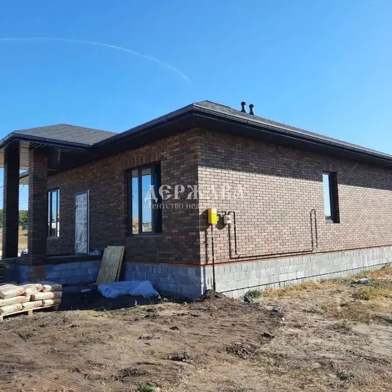 Дом в Белгородская область, Старооскольский городской округ, с. ... - Фото 1