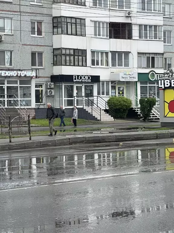 Помещение свободного назначения в Омская область, Омск ул. 70 лет ... - Фото 1