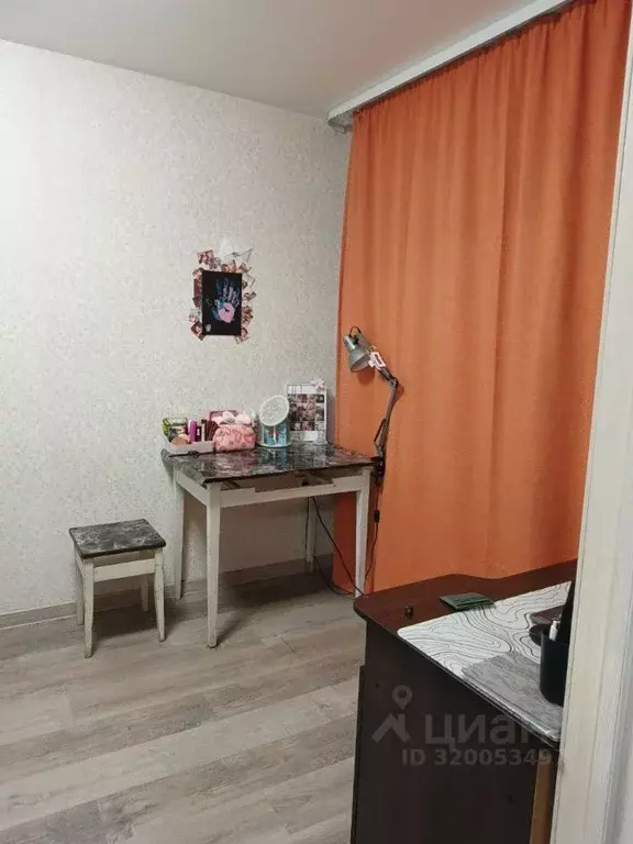 2-к кв. Омская область, Омск просп. Космический, 3 (42.3 м) - Фото 2