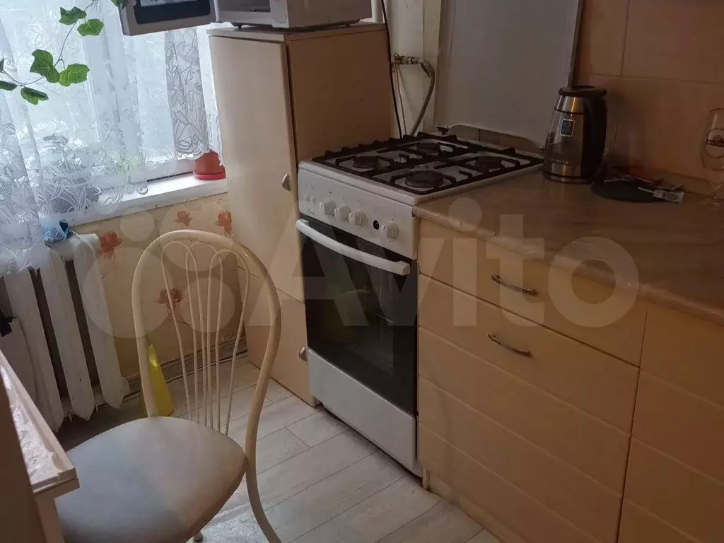 Комната 46 м в 2-к., 2/5 эт. - Фото 0