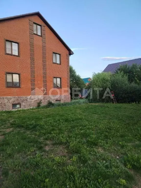 Дом в Тюменская область, Тюмень Быкова мкр, ул. Кристальная (300 м) - Фото 1