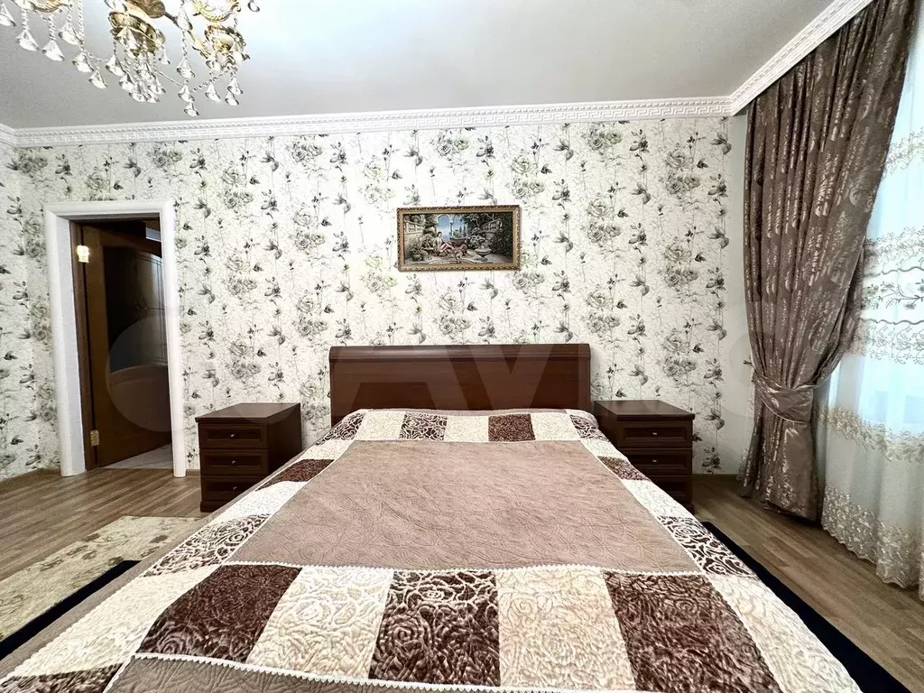 3-к. квартира, 106 м, 6/8 эт. - Фото 1
