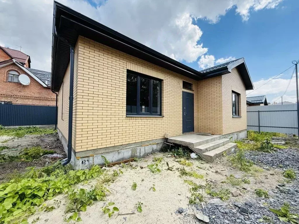 Дом в Ростовская область, Батайск ул. Фрунзе (100 м) - Фото 0