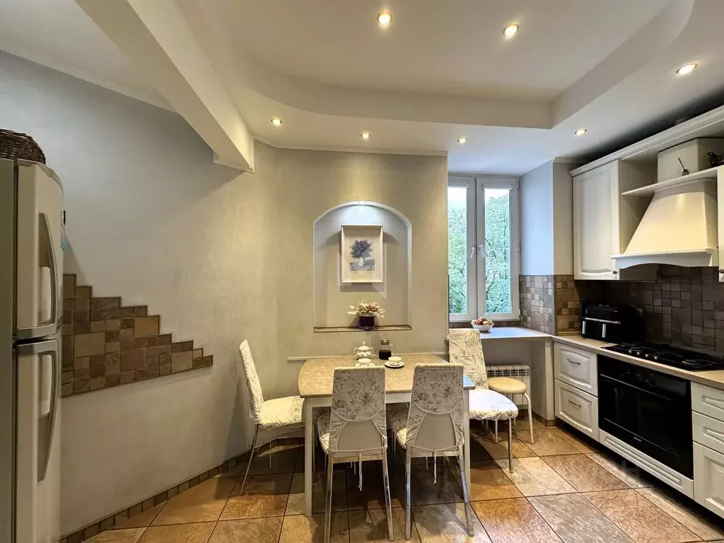 4-к кв. Москва Смоленский бул., 1/2 (92.0 м) - Фото 0