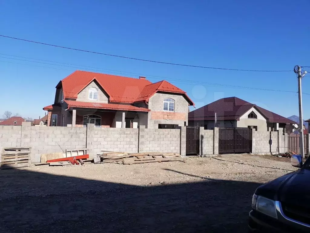Дом 300 м на участке 6 сот. - Фото 1
