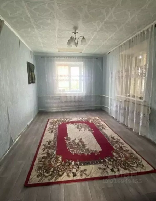 Дом в Саратовская область, Красноармейский район, Гвардейское ... - Фото 1