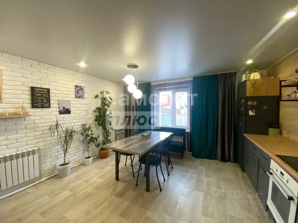 Дом в Алтайский край, Бийск пер. Прямой, 6Б (188 м) - Фото 1