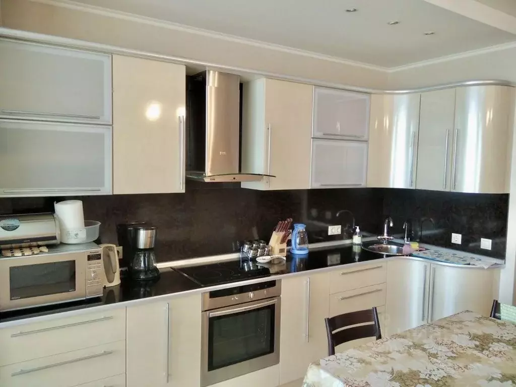 2-к кв. Пермский край, Пермь ул. Лебедева, 34 (70.0 м) - Фото 0