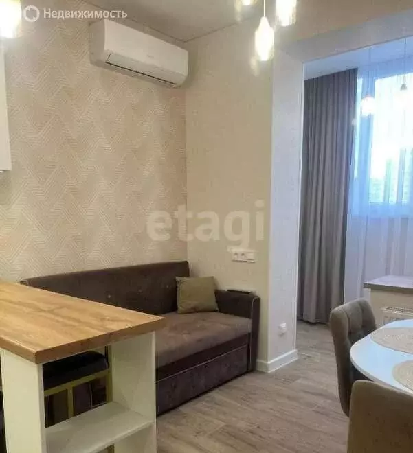 3-комнатная квартира: Краснодар, улица Красных Партизан, 1/4к15 (50 м) - Фото 1