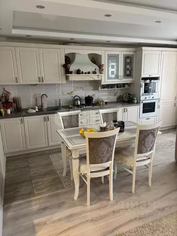 3-к кв. Саратовская область, Энгельс Одесская ул., 32А (74.9 м) - Фото 1