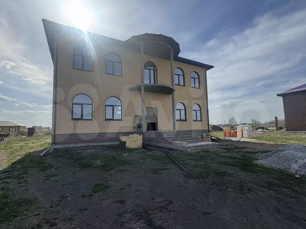 Дом 380 м на участке 15 сот. - Фото 0