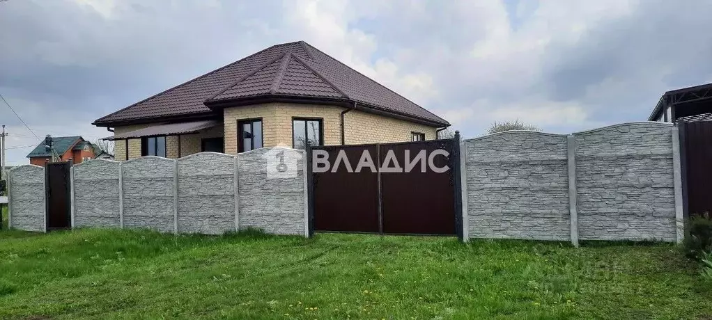 Дом в Белгородская область, Белгород ул. Имени Героя Советского Союза ... - Фото 1