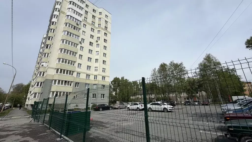 3-к кв. Свердловская область, Екатеринбург ул. Лукиных, 20 (83.8 м) - Фото 1