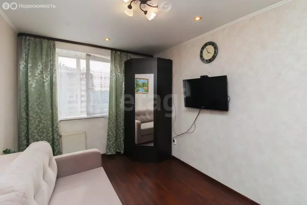 1-комнатная квартира: Тюмень, улица Прокопия Артамонова, 4 (35 м) - Фото 2