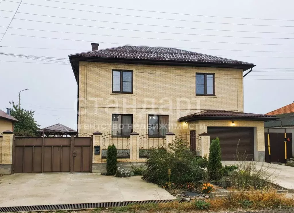 Дом в Ставропольский край, Ессентуки ул. Губина (247 м) - Фото 0