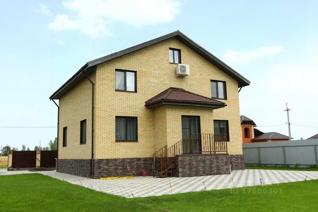 Дом в Омская область, Омский район, с. Красноярка ул. Сосновая (212 м) - Фото 0