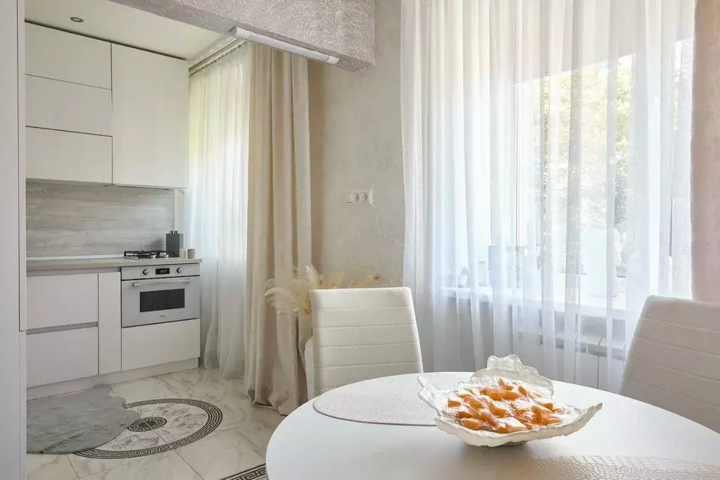 Квартира, 3 комнаты, 55 м - Фото 2