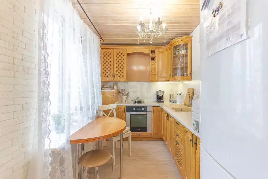 3-к кв. Сахалинская область, Холмск Первомайская ул., 12 (56.6 м) - Фото 1