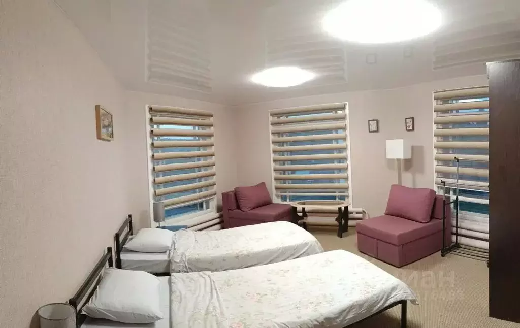 Комната Челябинская область, Нязепетровск Пионерская ул., 1А - Фото 1