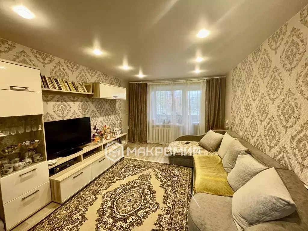 3-к кв. Кировская область, Кирово-Чепецк ул. Маяковского, 3 (59.9 м) - Фото 1