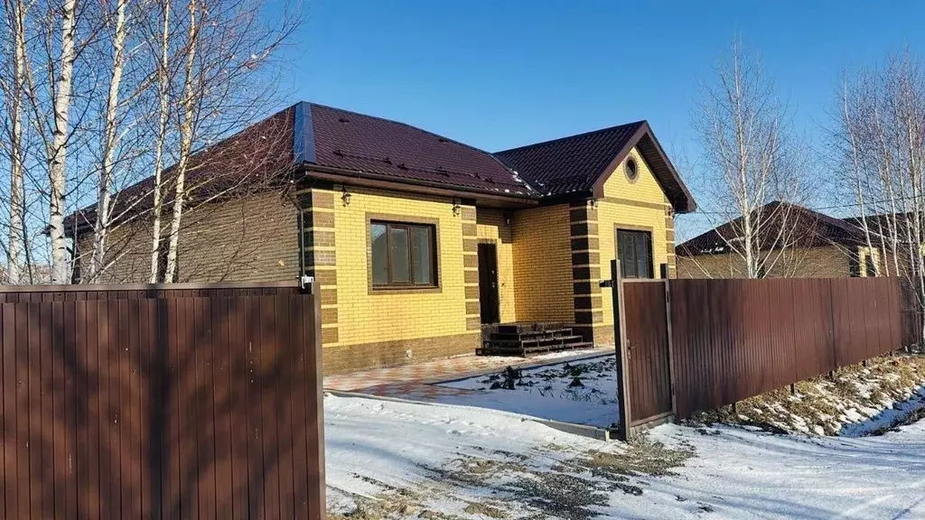 Дом в Омская область, Омский район, Магистральное с/пос, Деревня ... - Фото 1