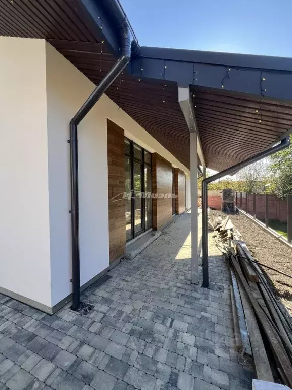 Дом в Крым, Симферопольский район, Перовское с/пос, Вишенка ... - Фото 1