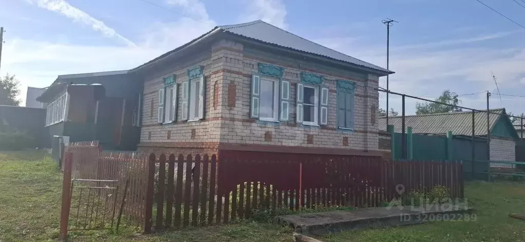 Дом в Саратовская область, Балашовский район, с. Тростянка ... - Фото 1