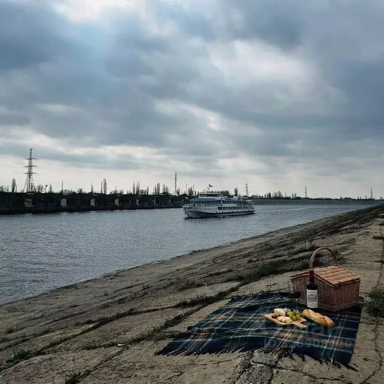 Дом в Волгоградская область, Волжский Энергетик СНТ, ул. Приканальная, ... - Фото 1