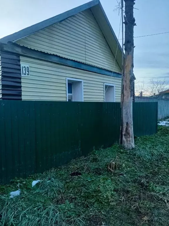 Дом в Омская область, Черлакский район, с. Иртыш ул. Ленина, 139 (47 ... - Фото 1