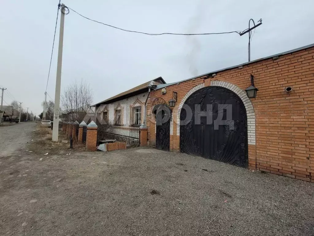 Дом в Хакасия, Абакан ул. Фадеева (160 м) - Фото 1