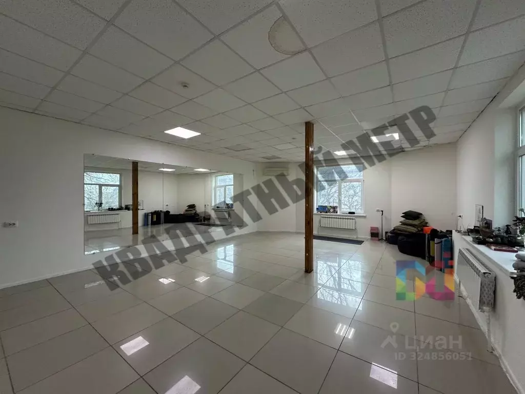 Помещение свободного назначения в Калмыкия, Элиста 8-й мкр, 56 (253 м) - Фото 1