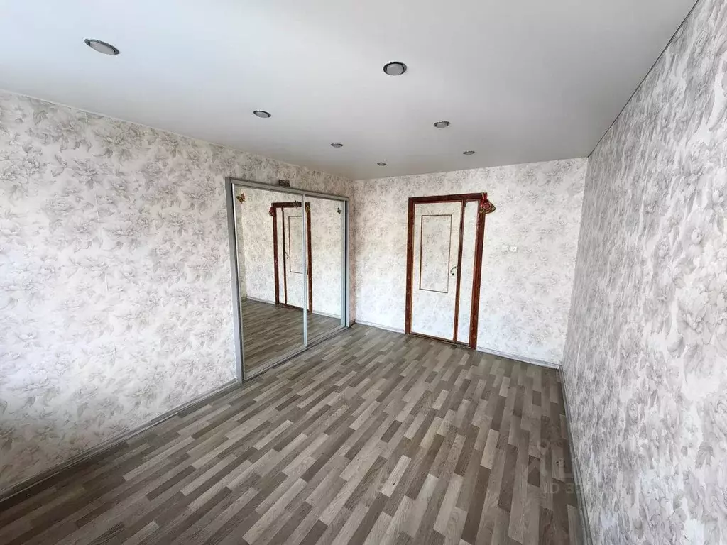 2-к кв. Тюменская область, Тюмень ул. Луначарского, 36 (42.8 м) - Фото 2