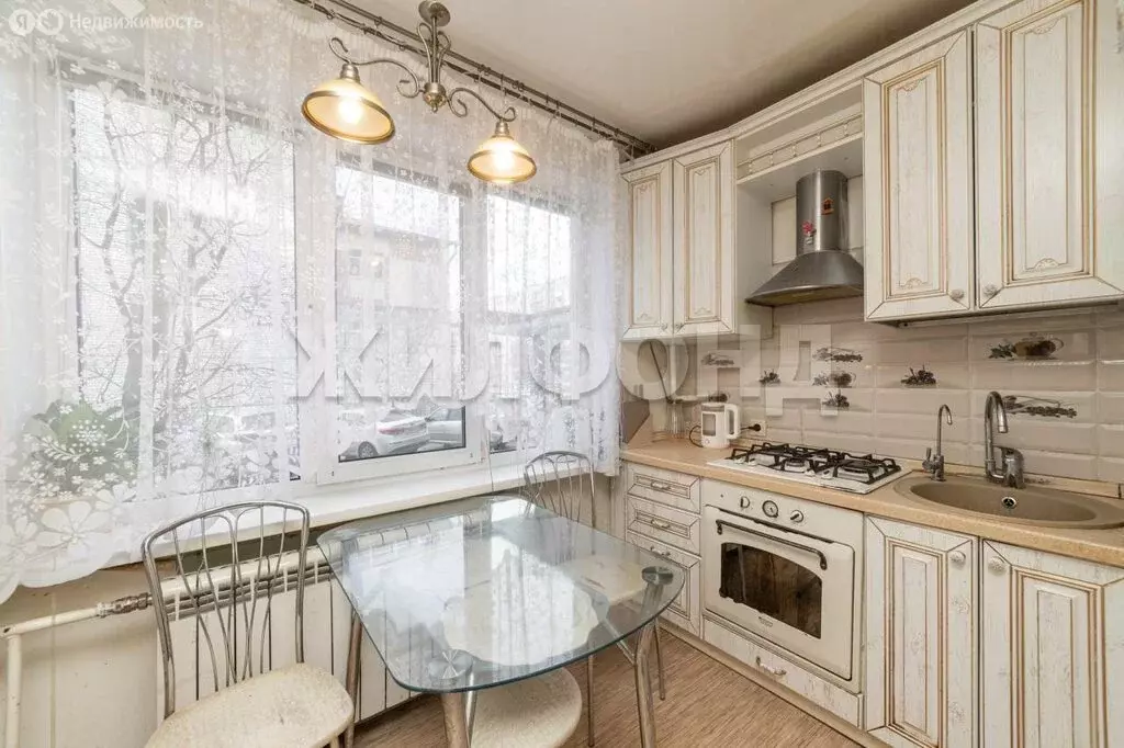 3-комнатная квартира: Архангельск, улица Урицкого, 49к2 (61.7 м) - Фото 1