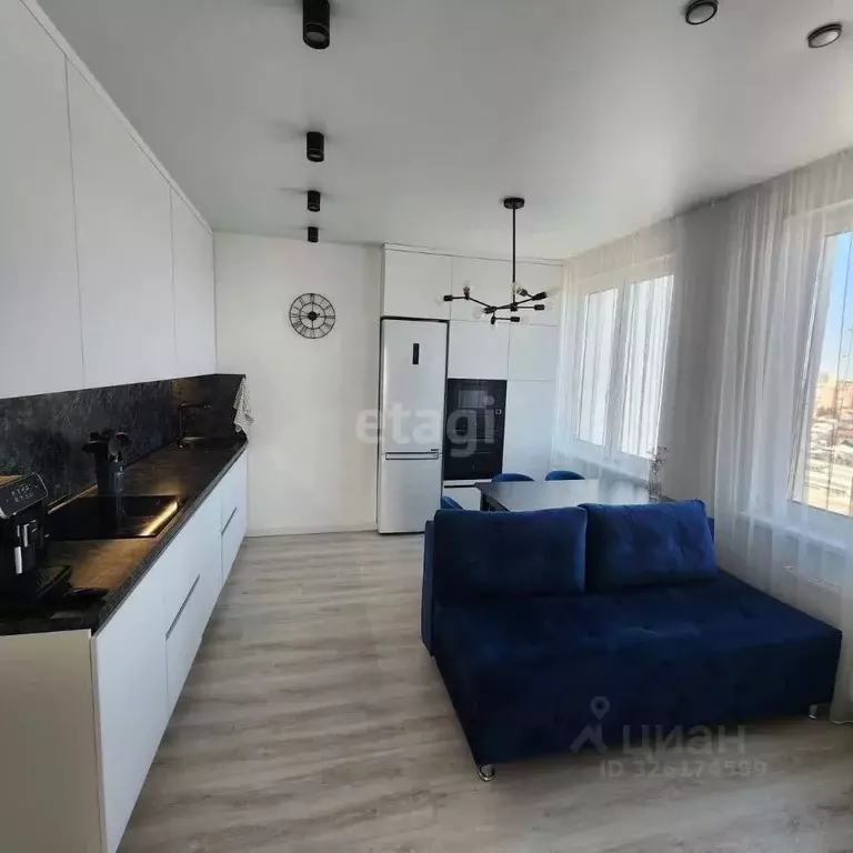 3-к кв. Тюменская область, Тюмень ул. Фармана Салманова, 26 (69.8 м) - Фото 1